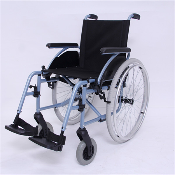  Lightweight Aluminum Self Propelled Wheelchair