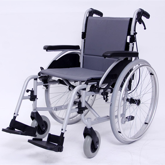  Lightweight Aluminum Self Propelled Wheelchair 